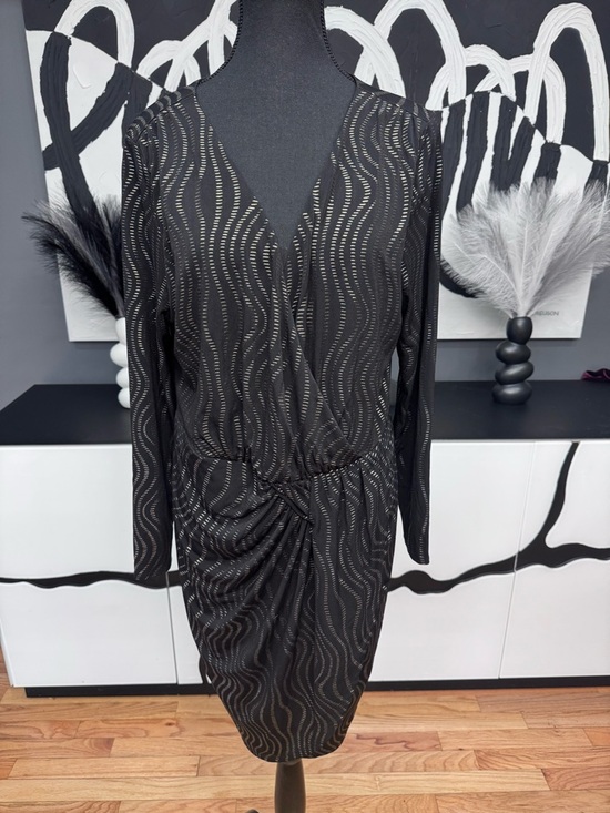 Thalia Sodi Dresses & Skirts - Thalia Sodi Black Gold Sheer Wave Detail Long Sleeve Dress XL Elegant Chic